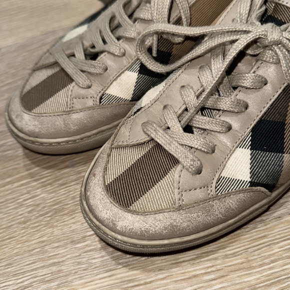 Burberry sneakers - Picture 2 of 7